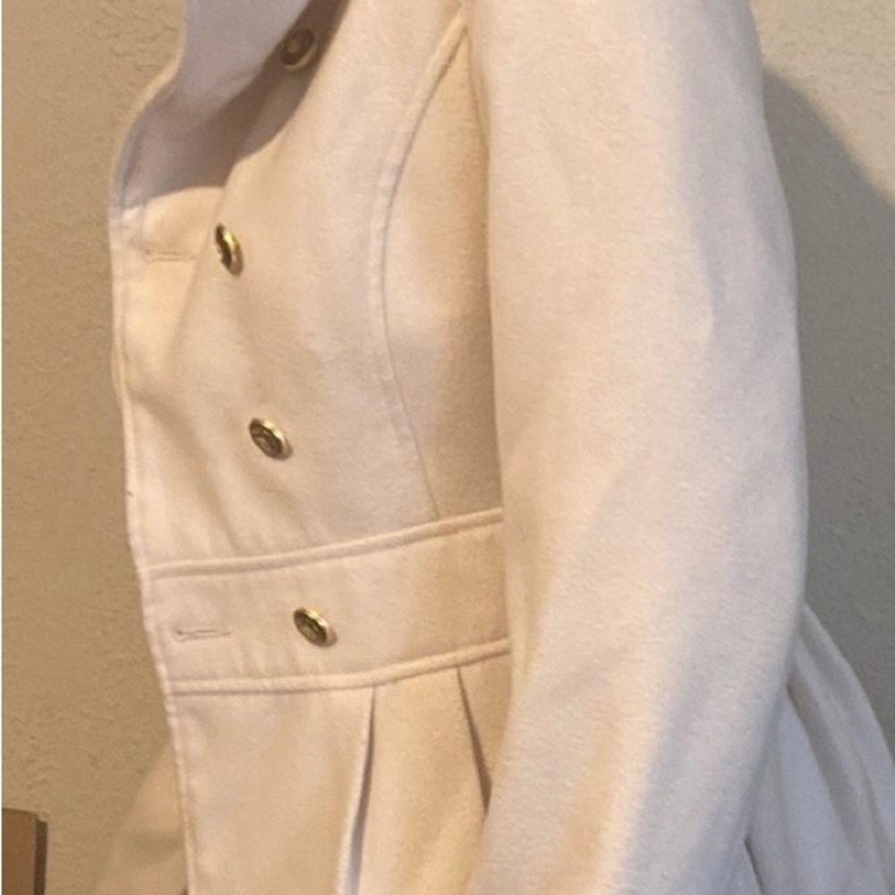 coat - Picture 15 of 16